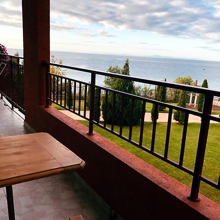 Beautiful Apartment Right By The Sea, Sveti Vlas Esterno foto