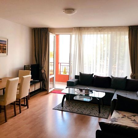Beautiful Apartment Right By The Sea, Sveti Vlas Esterno foto