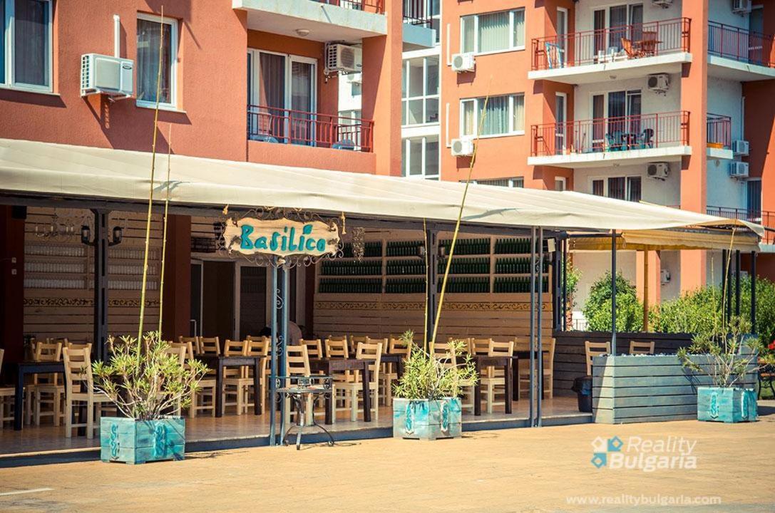 Beautiful Apartment Right By The Sea, Sveti Vlas Esterno foto