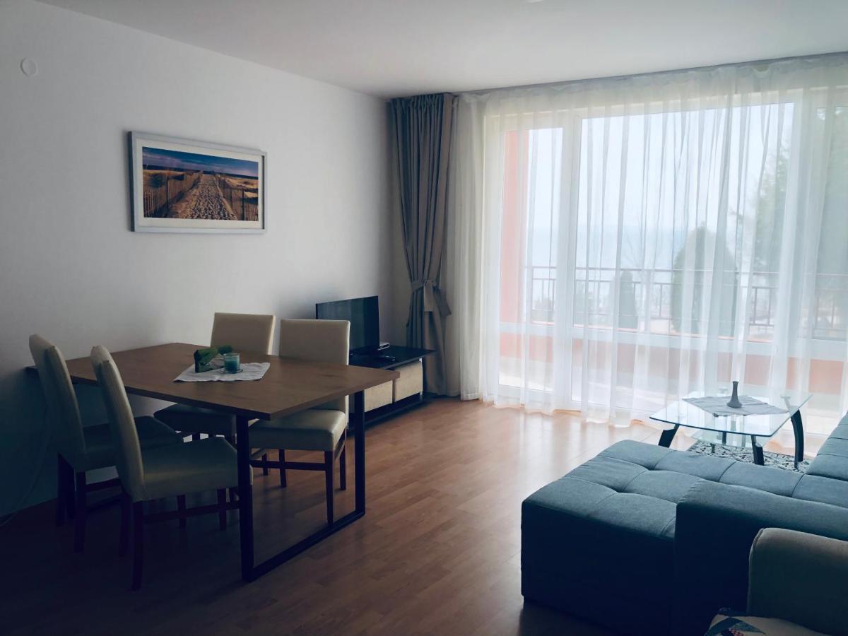 Beautiful Apartment Right By The Sea, Sveti Vlas Esterno foto
