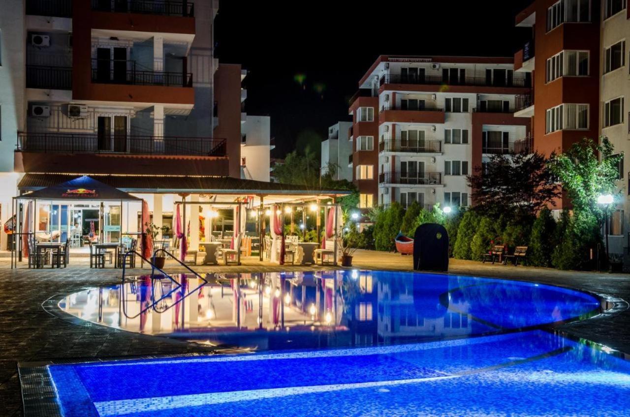 Beautiful Apartment Right By The Sea, Sveti Vlas Esterno foto