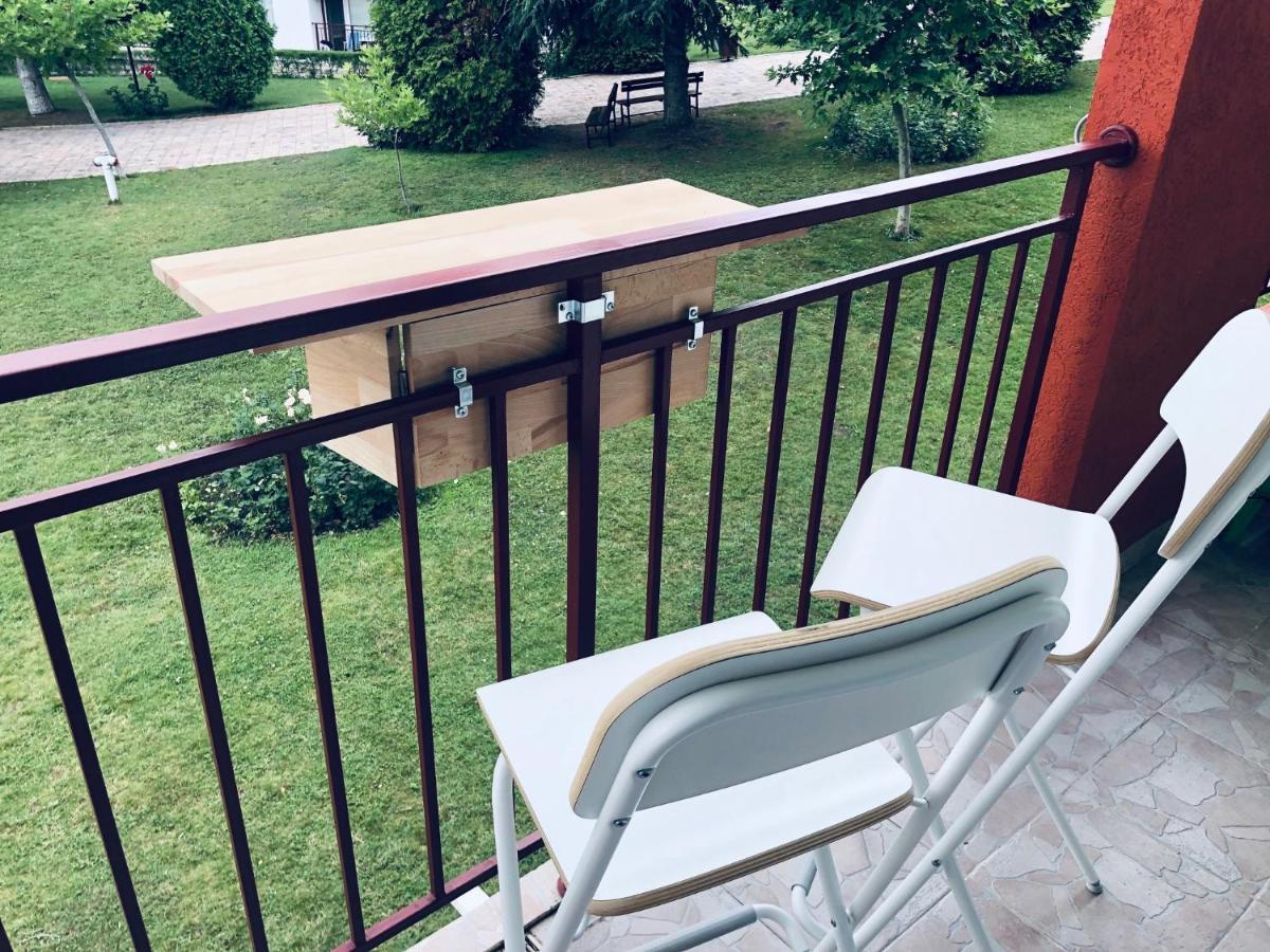 Beautiful Apartment Right By The Sea, Sveti Vlas Esterno foto