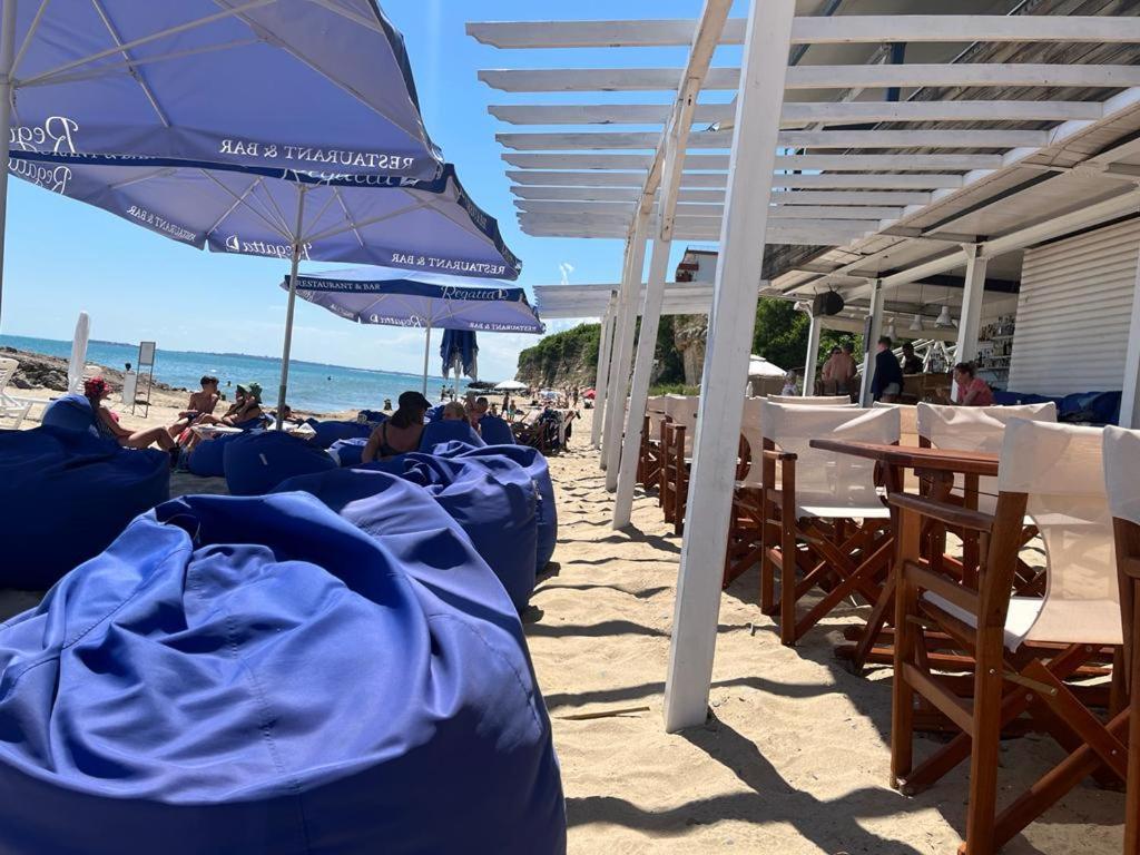 Beautiful Apartment Right By The Sea, Sveti Vlas Esterno foto