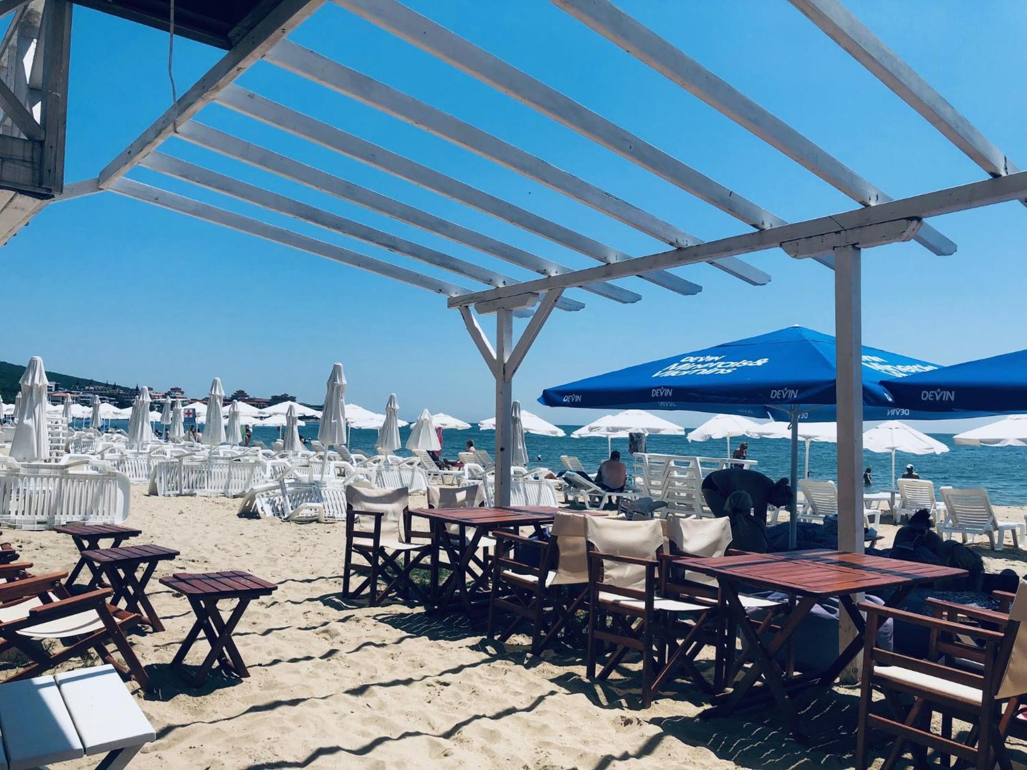Beautiful Apartment Right By The Sea, Sveti Vlas Esterno foto