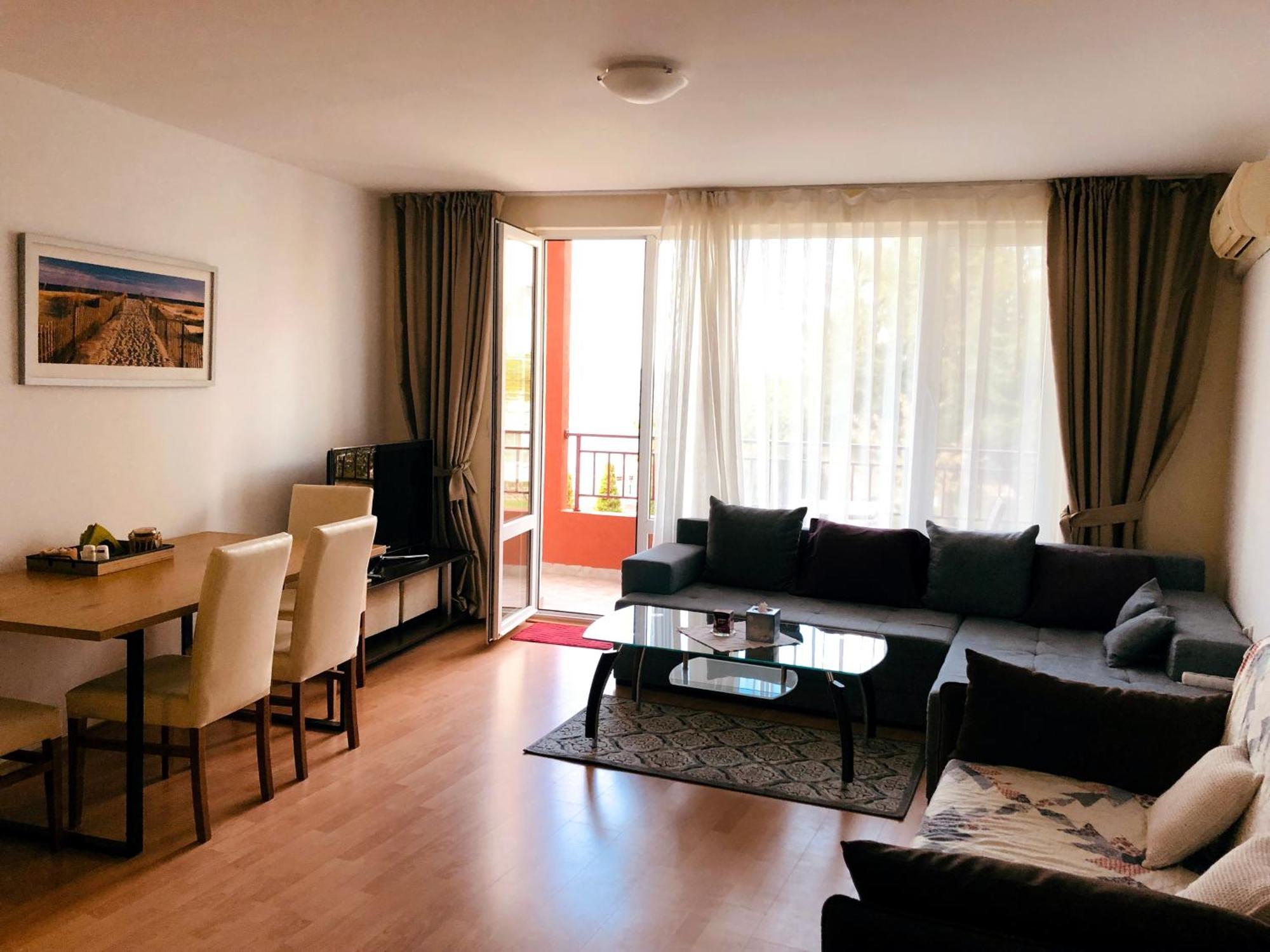 Beautiful Apartment Right By The Sea, Sveti Vlas Esterno foto