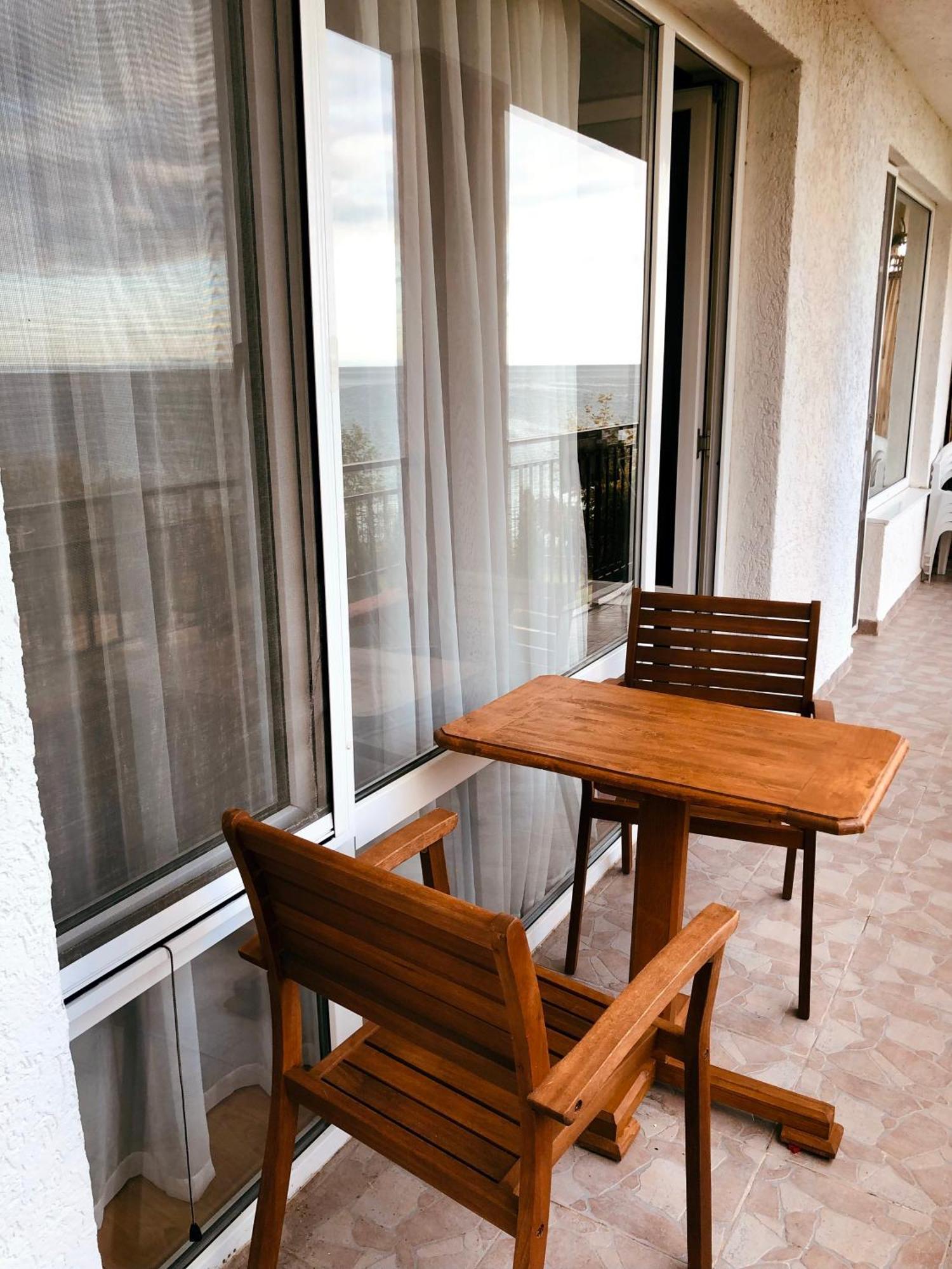 Beautiful Apartment Right By The Sea, Sveti Vlas Esterno foto
